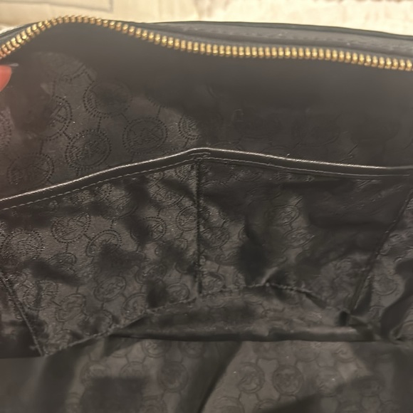 Michael Kors Jet Set Saffiano Leather Crossbody  Purse Shoulder Bag  Black Gold - Picture 4 of 13